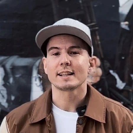 Логотип max канала - Танцы с Юрием: уроки и советы для всех уровней - Образование